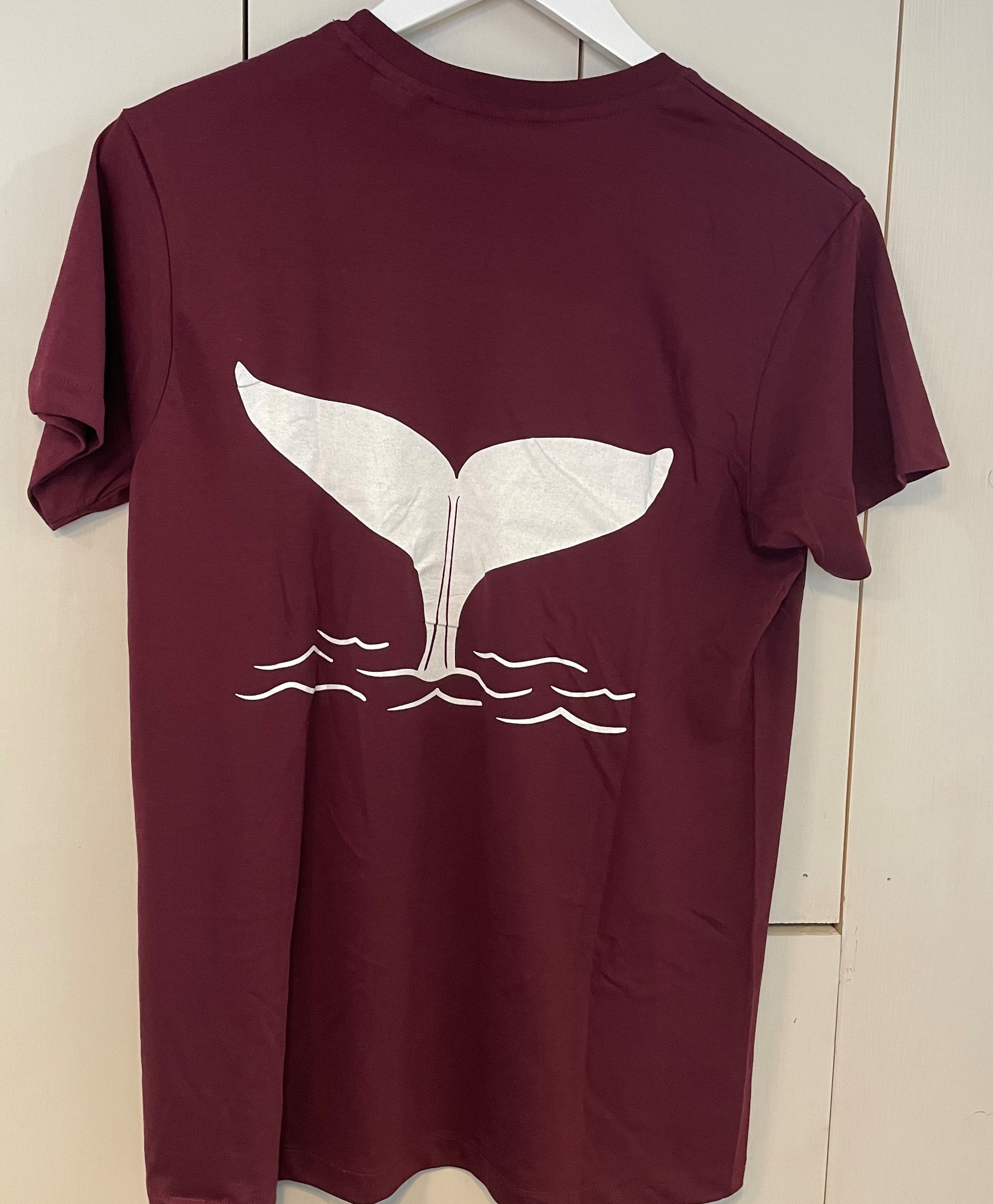 Unisex T Shirt ‘Whale tail’ - Burgundy